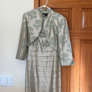 Beautiful Jessica Howard dress